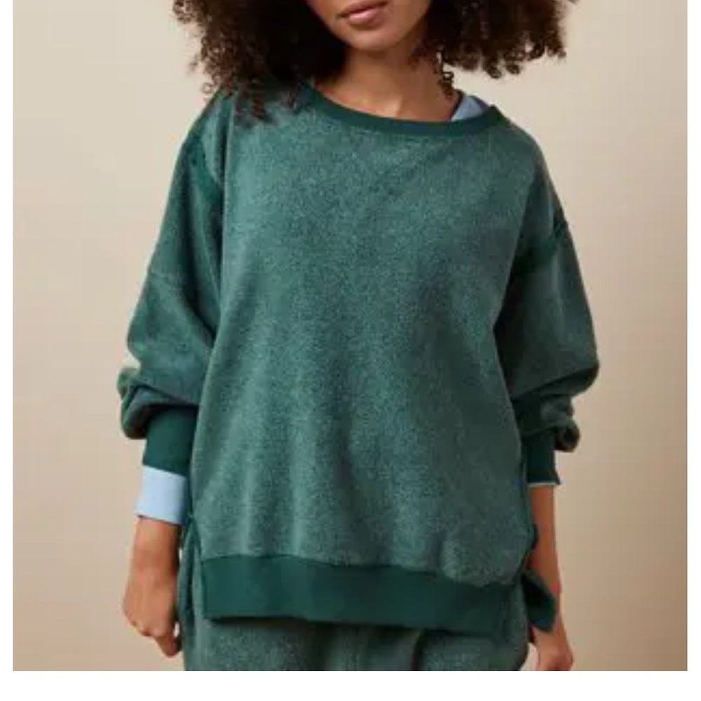 American Eagle reverse fleece big hug pullover in green, size s